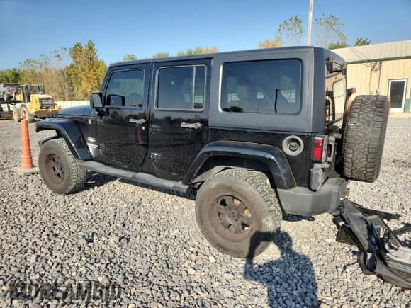 ✅ 2013 Jeep Wrangler Unlimited Sahara • VIN: 1C4BJWEG1DL600805 • Лот: 81133305. Опубликован ранее на Copart с пробегом 165 820 миль. Бесплатный доступ к архиву аукционных продаж из США и подробный отчёт об истории автомобиля на DreamBid. Изображение 2.