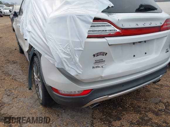 ✅ 2016 Lincoln MKC Reserve • VIN: 5LMCJ3C9XGUJ24214 • Lot: 43003723. Wystawiony na IAAI z przebiegiem Nie podano. Bezpłatny archiwum sprzedaży aukcyjnych z USA i szczegółowy raport historii pojazdu na DreamBid. Zdjęcie 20.