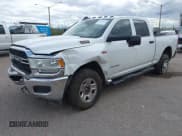 ✅ 2019 Ram 2500 Tradesman • VIN: 3C6UR5CJ3KG714722 • Лот: 43615870. Опубликован ранее на IAAI с пробегом 286 686 миль. Бесплатный доступ к архиву аукционных продаж из США и подробный отчёт об истории автомобиля на DreamBid. Изображение 17.