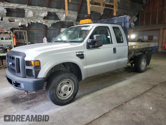 ✅ 2010 Ford F-250 XL • VIN: 1FTSX2B50AEB25559 • Lot: 82150105. Wystawiony na Copart z przebiegiem 14 835 mil. Bezpłatny archiwum sprzedaży aukcyjnych z USA i szczegółowy raport historii pojazdu na DreamBid. Zdjęcie 1.