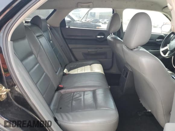 ✅ 2005 Dodge Magnum SE • VIN: 2D4FV48V15H166729 • Lot: 81308655. Wystawiony na Copart z przebiegiem 278 810 mil. Bezpłatny archiwum sprzedaży aukcyjnych z USA i szczegółowy raport historii pojazdu na DreamBid. Zdjęcie 10.