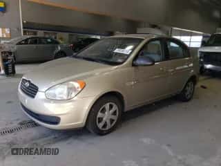 2007 Hyundai Accent GLS z VIN KMHCN46C17U137275, wystawiony jako Copart lot #76038214 z przebiegiem 99 866 mil mil oraz Czysty tytuł • Clean title. Historia ofert i sprzedaży dostępna na DreamBid. Obrazek 1.