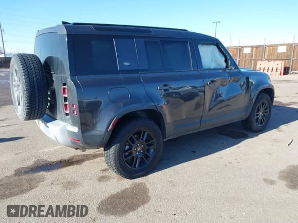 ✅ 2024 Land Rover Defender S • VIN: SALEJ7EX5R2311368 • Lot: 41414372. Listed on IAAI with 11,194 mi. Free auction sales archive from the USA and detailed vehicle history report at DreamBid. Image 4.