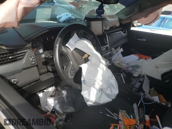 ✅ 2019 Chevrolet Tahoe LS • VIN: 1GNSCAKC3KR167455 • Lot: 63052625. Wystawiony na Copart z przebiegiem Nie podano. Bezpłatny archiwum sprzedaży aukcyjnych z USA i szczegółowy raport historii pojazdu na DreamBid. Zdjęcie 8.