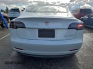 ✅ 2022 Tesla Model 3 Long Range • VIN: 5YJ3E1EB2NF293469 • Лот: 94108795. Опубликован ранее на Copart с пробегом 69 075 миль. Бесплатный доступ к архиву аукционных продаж из США и подробный отчёт об истории автомобиля на DreamBid. Изображение 6.