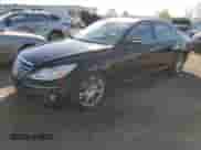 2009 Hyundai Genesis z VIN KMHGC46F59U032419, wystawiony jako Copart lot #73657974 z przebiegiem 157 132 mil mil oraz Szkoda całkowita • Salvage title. Historia ofert i sprzedaży dostępna na DreamBid. Obrazek 1.