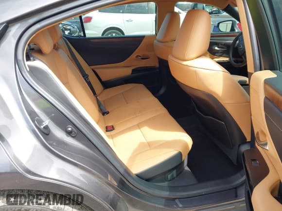 ✅ 2023 Lexus ES 300h • VIN: 58ADA1C17PU027891 • Lot: 43043227. Listed on IAAI with 44,390 mi. Free auction sales archive from the USA and detailed vehicle history report at DreamBid. Image 8.