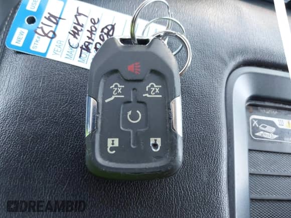 2015 Chevrolet Tahoe LTZ z VIN 1GNSCCKC4FR510792, wystawiony jako IAAI lot #43359343 z przebiegiem 215 235 mil mil oraz . Historia ofert i sprzedaży dostępna na DreamBid. Obrazek 11.