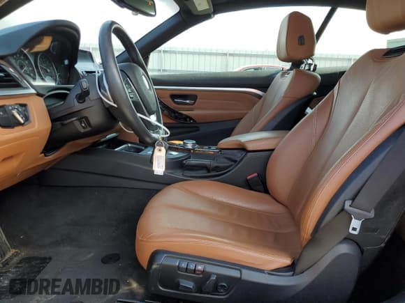 ✅ 2015 BMW 4 Series 428i xDrive • VIN: WBA3V9C55FP799202 • Лот: 89282525. Опубликован ранее на Copart с пробегом 54 149 миль. Бесплатный доступ к архиву аукционных продаж из США и подробный отчёт об истории автомобиля на DreamBid. Изображение 7.