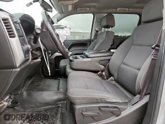 ✅ 2015 Chevrolet Silverado 2500HD LT • VIN: 1GC1CVEG8FF561227 • Lot: 64398545. Wystawiony na Copart z przebiegiem Nie podano. Bezpłatny archiwum sprzedaży aukcyjnych z USA i szczegółowy raport historii pojazdu na DreamBid. Zdjęcie 7.