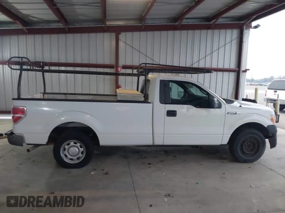✅ 2013 Ford F-150 XL • VIN: 1FTMF1CM3DKE88360 • Lot: 43791329. Wystawiony na IAAI z przebiegiem 194 507 mil. Bezpłatny archiwum sprzedaży aukcyjnych z USA i szczegółowy raport historii pojazdu na DreamBid. Zdjęcie 13.
