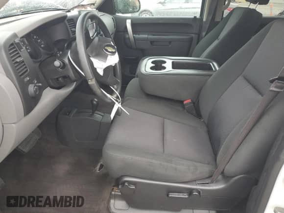 ✅ 2013 Chevrolet Silverado 1500 LS • VIN: 3GCPKREA6DG246499 • Lot: 81746165. Wystawiony na Copart z przebiegiem 142 687 mil mil. Skorzystaj z bezpłatnego archiwum sprzedaży aukcyjnych z USA i zobacz szczegółowy raport historii pojazdu na DreamBid. Zdjęcie 7.