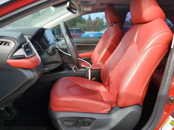 ✅ 2021 Toyota Camry XSE • VIN: 4T1K61AK0MU464946 • Lot: 68275625. Wystawiony na Copart z przebiegiem 63 951 mil. Bezpłatny archiwum sprzedaży aukcyjnych z USA i szczegółowy raport historii pojazdu na DreamBid. Zdjęcie 7.