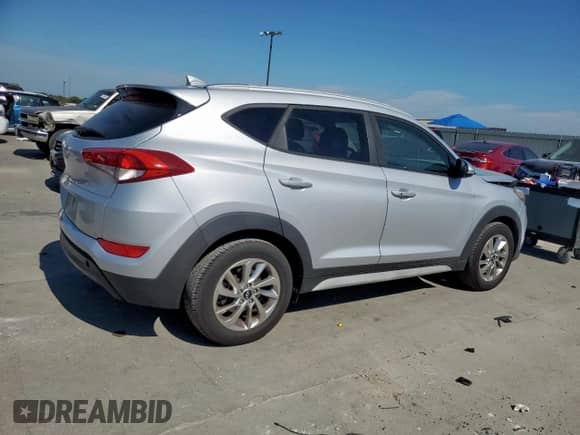 2017 Hyundai Tucson SE Plus z VIN KM8J33A40HU479700, wystawiony jako Copart lot #85646845 z przebiegiem 132 260 mil mil oraz Szkoda całkowita • Salvage title. Historia ofert i sprzedaży dostępna na DreamBid. Obrazek 3.