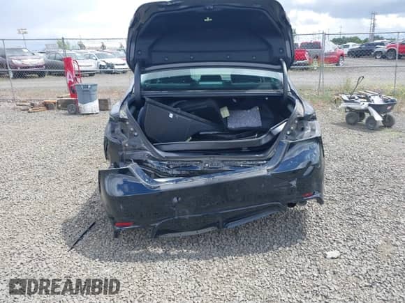 2020 Toyota Camry SE with VIN 4T1J11BK4LU019102, listed as a IAAI auction lot 42570825 with 44,257 mi miles and . Bid and sale history available at DreamBid. Image 16.