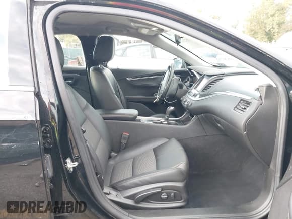 ✅ 2018 Chevrolet Impala LT • VIN: 2G1105SA0J9102566 • Lot: 43522667. Wystawiony na IAAI z przebiegiem 71 564 mil. Bezpłatny archiwum sprzedaży aukcyjnych z USA i szczegółowy raport historii pojazdu na DreamBid. Zdjęcie 5.