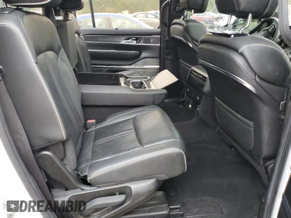 ✅ 2022 Jeep Grand Wagoneer Series II • VIN: 1C4SJVFJ6NS124191 • Лот: 81369554. Опубликован ранее на Copart с пробегом 56 508 миль. Бесплатный доступ к архиву аукционных продаж из США и подробный отчёт об истории автомобиля на DreamBid. Изображение 10.