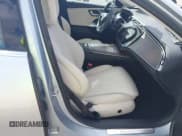 ✅ 2025 Mercedes-Benz E 350 • VIN: W1KLF4GB7SA156551 • Лот: 43628921. Опубликован ранее на IAAI с пробегом 3 902 миль. Бесплатный доступ к архиву аукционных продаж из США и подробный отчёт об истории автомобиля на DreamBid. Изображение 5.