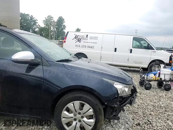 ✅ 2016 Chevrolet Cruze LS • VIN: 1G1PC5SH2G7117255 • Lot: 66146015. Listed on Copart with 116,790 mi. Free auction sales archive from the USA and detailed vehicle history report at DreamBid. Image 14.