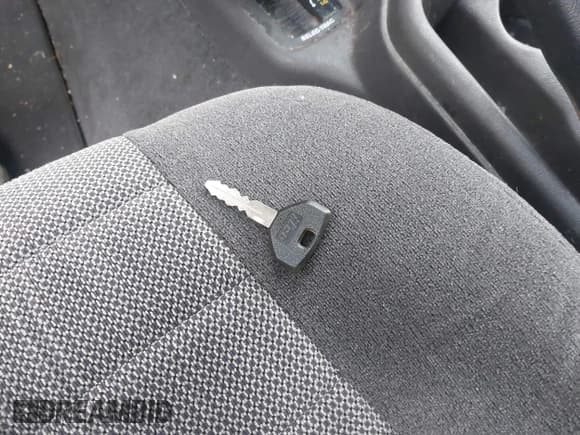 ✅ 1998 Jeep Grand Cherokee Laredo • VIN: 1J4GZ58S2WC249411 • Lot: 43873044. Listed on IAAI with 141,015 mi. Free auction sales archive from the USA and detailed vehicle history report at DreamBid. Image 11.