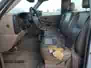 2004 Chevrolet Silverado 1500 LS z VIN 1GCEC14V74Z251317, wystawiony jako Copart lot #79619084 z przebiegiem 227 917 mil mil oraz Szkoda całkowita • Salvage title. Historia ofert i sprzedaży dostępna na DreamBid. Obrazek 7.