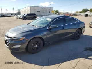 2020 Chevrolet Malibu LS z VIN 1G1ZB5ST9LF075506, wystawiony jako Copart lot #85830595 z przebiegiem 104 920 mil mil oraz Czysty tytuł • Clean title. Historia ofert i sprzedaży dostępna na DreamBid. Obrazek 1.