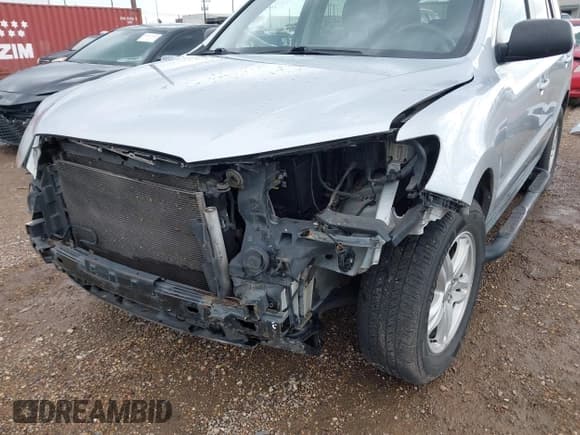 ✅ 2010 Hyundai Santa Fe GLS • VIN: 5NMSG3AB3AH384296 • Лот: 43223357. Опубликован ранее на IAAI с пробегом 160 962 миль. Бесплатный доступ к архиву аукционных продаж из США и подробный отчёт об истории автомобиля на DreamBid. Изображение 6.