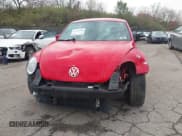 ✅ 2012 Volkswagen Beetle 2.5L PZEV • VIN: 3VWJP7AT5CM660700 • Lot: 43737690. Wystawiony na IAAI z przebiegiem 81 937 mil. Bezpłatny archiwum sprzedaży aukcyjnych z USA i szczegółowy raport historii pojazdu na DreamBid. Zdjęcie 6.