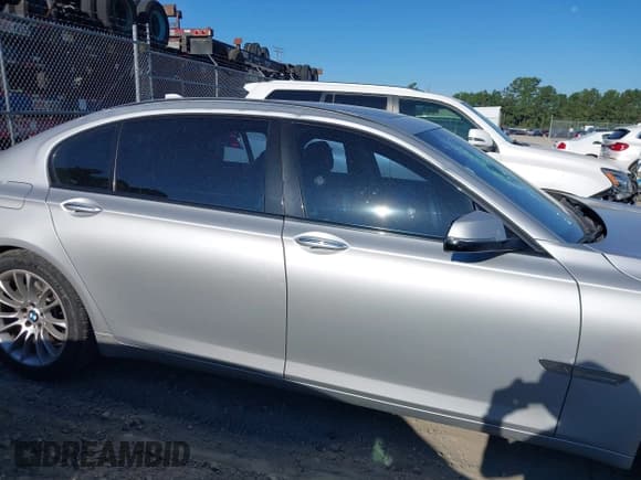 ✅ 2013 BMW 7 Series 740Li • VIN: WBAYE4C5XDD137025 • Lot: 43168830. Wystawiony na IAAI z przebiegiem Nie podano. Bezpłatny archiwum sprzedaży aukcyjnych z USA i szczegółowy raport historii pojazdu na DreamBid. Zdjęcie 13.