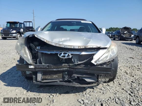 ✅ 2011 Hyundai Sonata SE • VIN: 5NPEC4AB5BH169070 • Lot: 71984484. Listed on Copart with 166,723 mi. Free auction sales archive from the USA and detailed vehicle history report at DreamBid. Image 5.