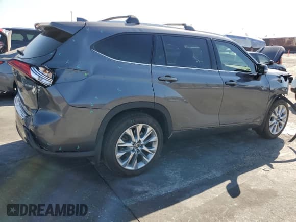 ✅ 2023 Toyota Highlander Hybrid Limited • VIN: 5TDXBRCH3PS576462 • Lot: 87033335. Listed on Copart with 32,294 mi. Free auction sales archive from the USA and detailed vehicle history report at DreamBid. Image 3.