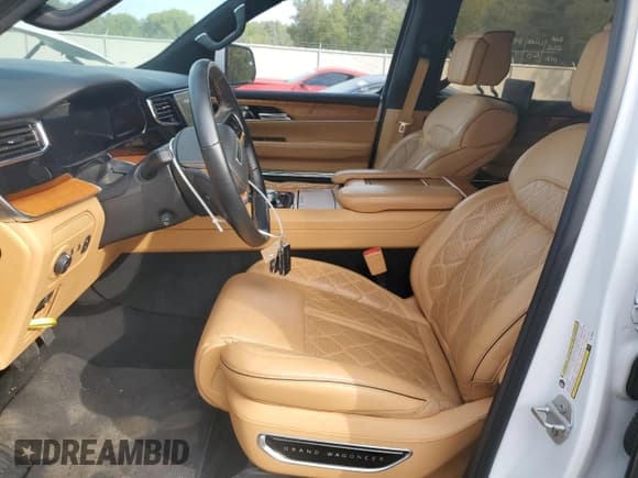 ✅ 2022 Jeep Grand Wagoneer Series III • VIN: 1C4SJVGJ1NS196902 • Lot: 81371045. Listed on Copart with 49,828 mi. Free auction sales archive from the USA and detailed vehicle history report at DreamBid. Image 7.