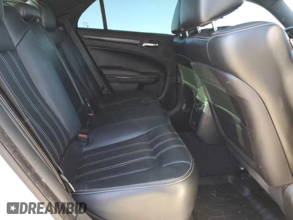 ✅ 2016 Chrysler 300 S • VIN: 2C3CCABTXGH212691 • Lot: 81667004. Listed on Copart with 98,076 mi. Free auction sales archive from the USA and detailed vehicle history report at DreamBid. Image 10.