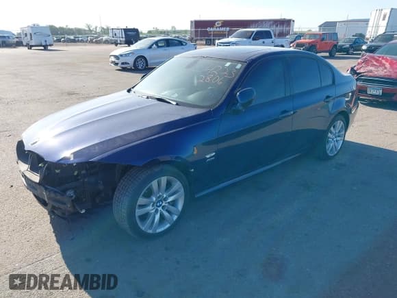 ✅ 2011 BMW 3 Series 335i xDrive • VIN: WBAPL5G56BNN22042 • Lot: 42232806. Listed on IAAI with 118,567 mi. Free auction sales archive from the USA and detailed vehicle history report at DreamBid. Image 2.
