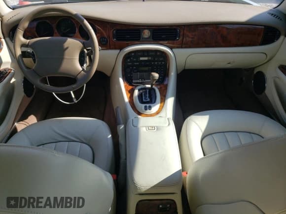 ✅ 2003 Jaguar XJ 8 • VIN: SAJDA14C13LF52526 • Lot: 74966854. Listed on Copart with 61,476 mi. Free auction sales archive from the USA and detailed vehicle history report at DreamBid. Image 8.