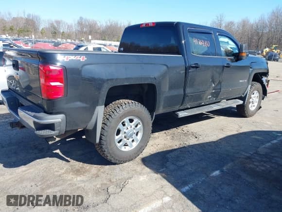 ✅ 2015 Chevrolet Silverado 2500HD LT • VIN: 1GC1KVEG9FF608249 • Lot: 41764810. Wystawiony na IAAI z przebiegiem 102 047 mil. Bezpłatny archiwum sprzedaży aukcyjnych z USA i szczegółowy raport historii pojazdu na DreamBid. Zdjęcie 13.