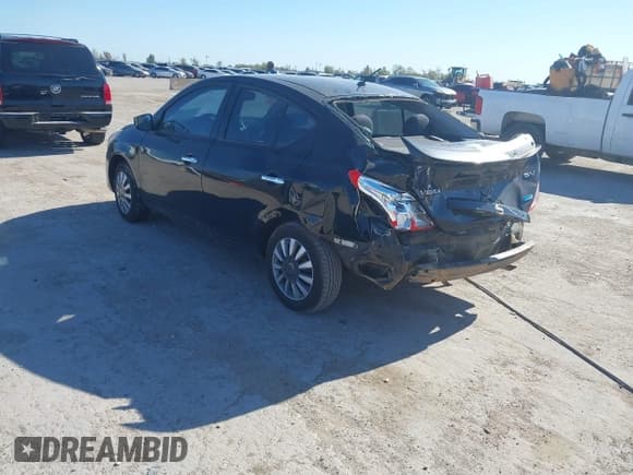 ✅ 2015 Nissan Versa SV • VIN: 3N1CN7AP9FL835550 • Lot: 43644181. Wystawiony na IAAI z przebiegiem 181 153 mil. Bezpłatny archiwum sprzedaży aukcyjnych z USA i szczegółowy raport historii pojazdu na DreamBid. Zdjęcie 3.