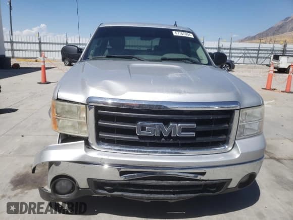 ✅ 2010 GMC Sierra 1500 • VIN: 3GTXKVE28AG143985 • Lot: 67787004. Wystawiony na Copart z przebiegiem Nie podano. Bezpłatny archiwum sprzedaży aukcyjnych z USA i szczegółowy raport historii pojazdu na DreamBid. Zdjęcie 5.