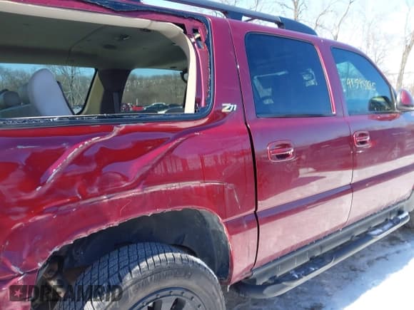 ✅ 2004 Chevrolet Suburban Z71 • VIN: 3GNFK16Z84G231091 • Лот: 41595885. Опубликован ранее на IAAI с пробегом 101 243 миль. Бесплатный доступ к архиву аукционных продаж из США и подробный отчёт об истории автомобиля на DreamBid. Изображение 13.