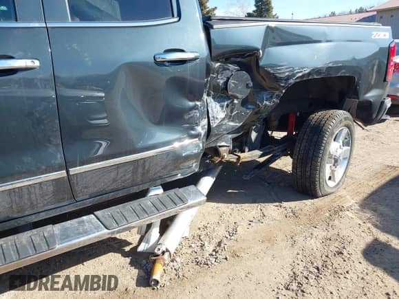 2017 Chevrolet Silverado 2500HD LTZ с VIN 1GC2KWEG9HZ404143, выставлен на аукционе IAAI как лот 41754641 с пробегом 18 747 миль миль и . История ставок и продаж доступна на DreamBid. Изображение 6.