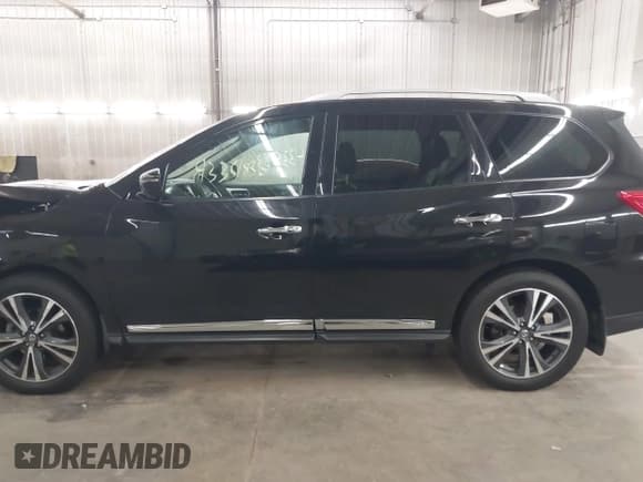 ✅ 2019 Nissan Pathfinder SV • VIN: 5N1DR2MM3KC651586 • Lot: 43351836. Wystawiony na IAAI z przebiegiem 85 912 mil. Bezpłatny archiwum sprzedaży aukcyjnych z USA i szczegółowy raport historii pojazdu na DreamBid. Zdjęcie 15.