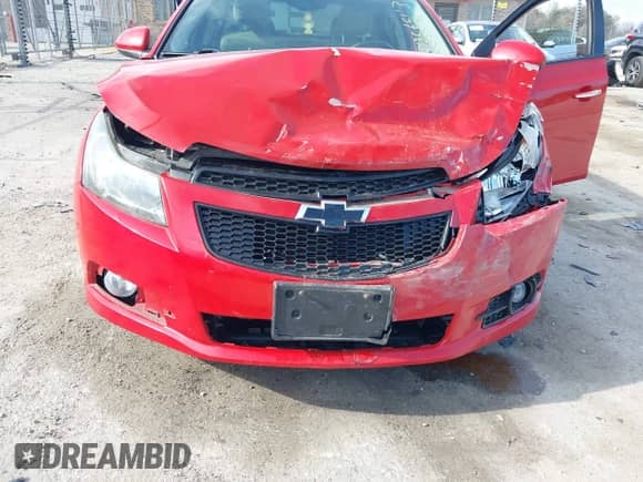 2013 Chevrolet Cruze LTZ z VIN 1G1PG5SB7D7245731, wystawiony jako IAAI lot #43565113 z przebiegiem 125 022 mil mil oraz . Historia ofert i sprzedaży dostępna na DreamBid. Obrazek 6.