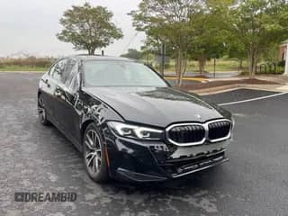 2023 BMW 3 Series 330i xDrive z VIN 3MW89FF09P8D75692, wystawiony jako Copart lot #84891775 z przebiegiem 12 414 mil mil oraz Czysty tytuł • Clean title. Historia ofert i sprzedaży dostępna na DreamBid. Obrazek 1.