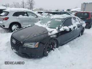 ✅ 2013 Audi S8 • VIN: WAUD2AFD1DN028715 • Lot: 44922245. Wystawiony na Copart z przebiegiem 133 047 mil. Bezpłatny archiwum sprzedaży aukcyjnych z USA i szczegółowy raport historii pojazdu na DreamBid. Zdjęcie 1.