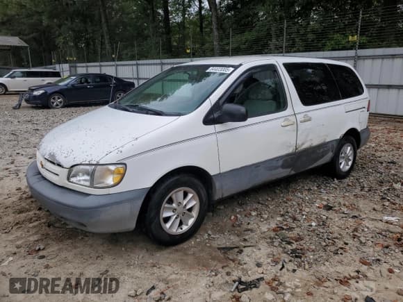✅ 1999 Toyota Sienna LE • VIN: 4T3ZF13C2XU160825 • Lot: 84403005. Wystawiony na Copart z przebiegiem 245 149 mil. Bezpłatny archiwum sprzedaży aukcyjnych z USA i szczegółowy raport historii pojazdu na DreamBid. Zdjęcie 1.