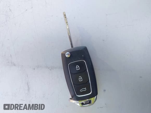 ✅ 2011 Hyundai Elantra GLS • VIN: KMHDH4AE8BU152112 • Lot: 43428780. Listed on IAAI with 113,479 mi. Free auction sales archive from the USA and detailed vehicle history report at DreamBid. Image 11.