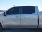 ✅ 2019 Chevrolet Silverado 1500 RST • VIN: 1GCUYEED6KZ148803 • Lot: 42625691. Wystawiony na IAAI z przebiegiem 56 995 mil. Bezpłatny archiwum sprzedaży aukcyjnych z USA i szczegółowy raport historii pojazdu na DreamBid. Zdjęcie 13.