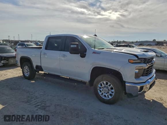 ✅ 2024 Chevrolet Silverado 2500HD LT • VIN: 2GC4YNEY9R1110567 • Лот: 94662155. Опубликован ранее на Copart с пробегом 60 639 миль. Бесплатный доступ к архиву аукционных продаж из США и подробный отчёт об истории автомобиля на DreamBid. Изображение 4.