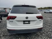 ✅ 2021 Volkswagen Tiguan SE • VIN: 3VV2B7AX4MM085159 • Lot: 84725305. Wystawiony na Copart z przebiegiem 61 203 mil. Bezpłatny archiwum sprzedaży aukcyjnych z USA i szczegółowy raport historii pojazdu na DreamBid. Zdjęcie 6.