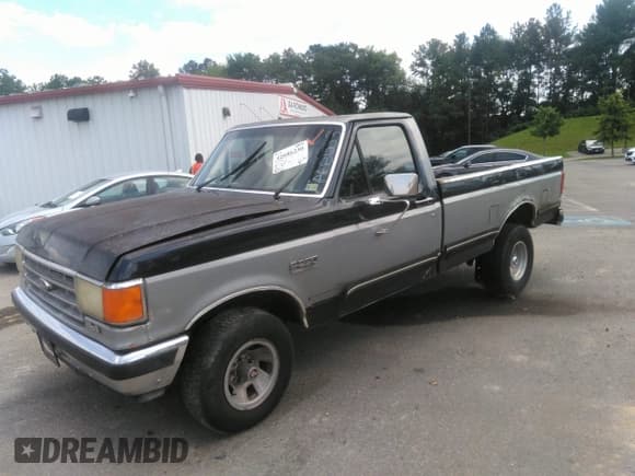 ✅ 1988 Ford F-150 • VIN: 1FTEF14Y9JNA68053 • Лот: 42686230. Опубликован ранее на IAAI с пробегом 149 435 миль. Бесплатный доступ к архиву аукционных продаж из США и подробный отчёт об истории автомобиля на DreamBid. Изображение 17.